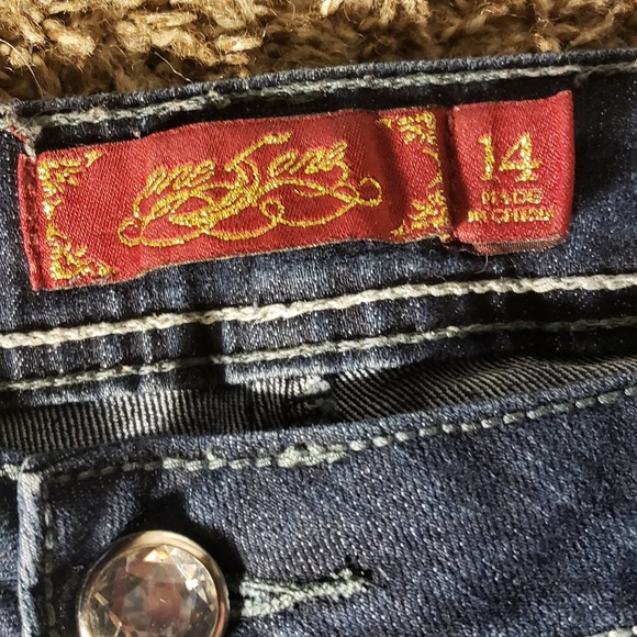 Jeans - Picture 2 of 3